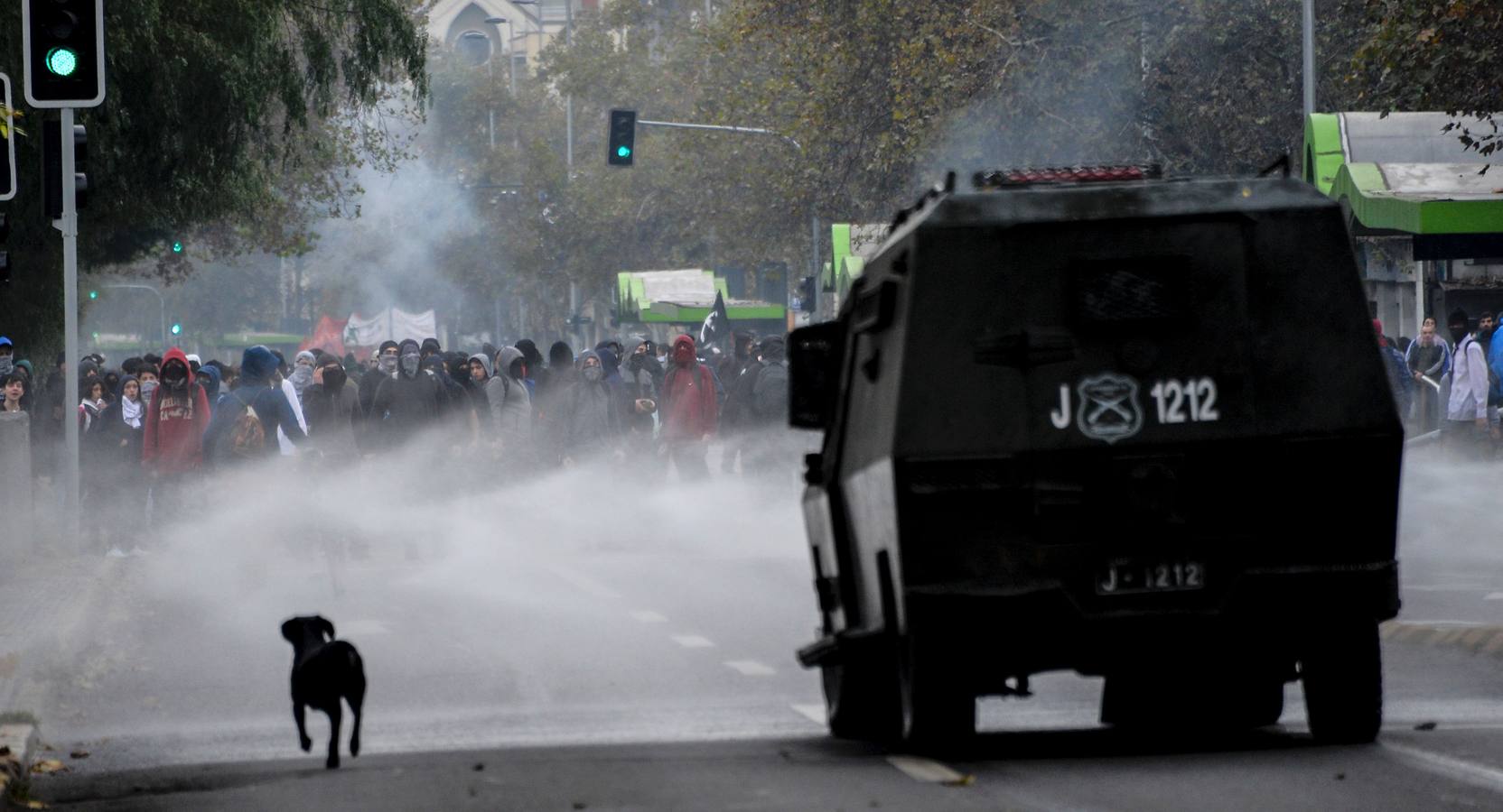Disturbios en Santiago de Chile entre estudiantes y Policía