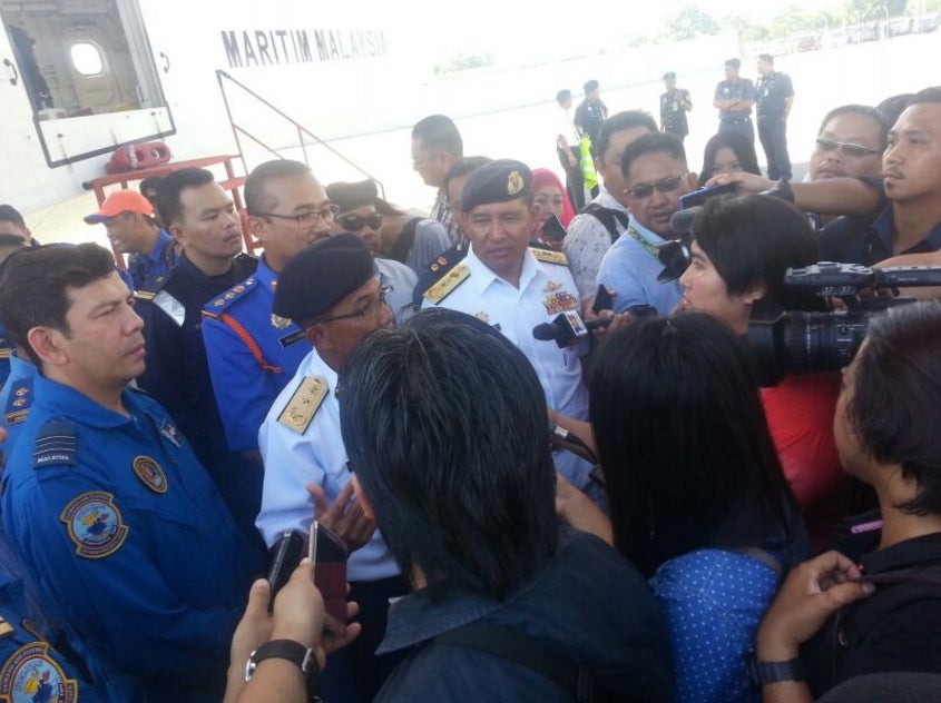 Los españoles rescatados en Malasia ya se encuentran en tierra firme