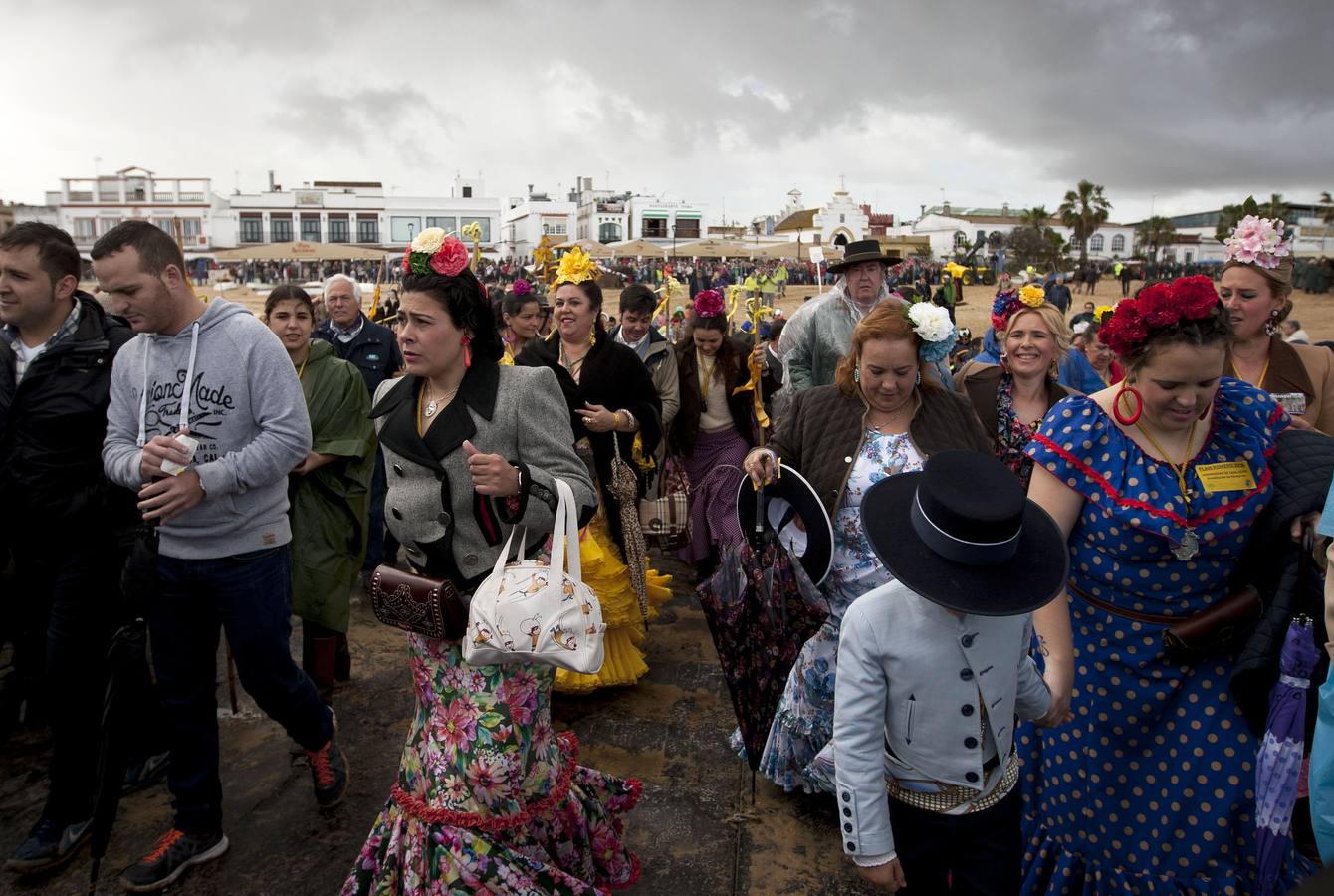 EL ROCÍO, DESLUCIDO POR LA LLUVIA