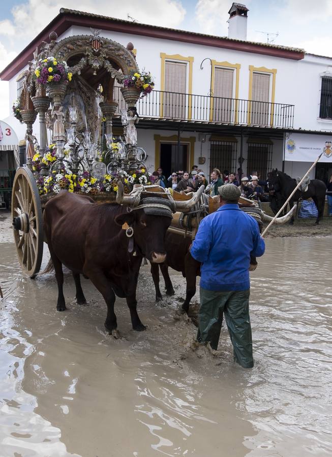 EL ROCÍO, DESLUCIDO POR LA LLUVIA