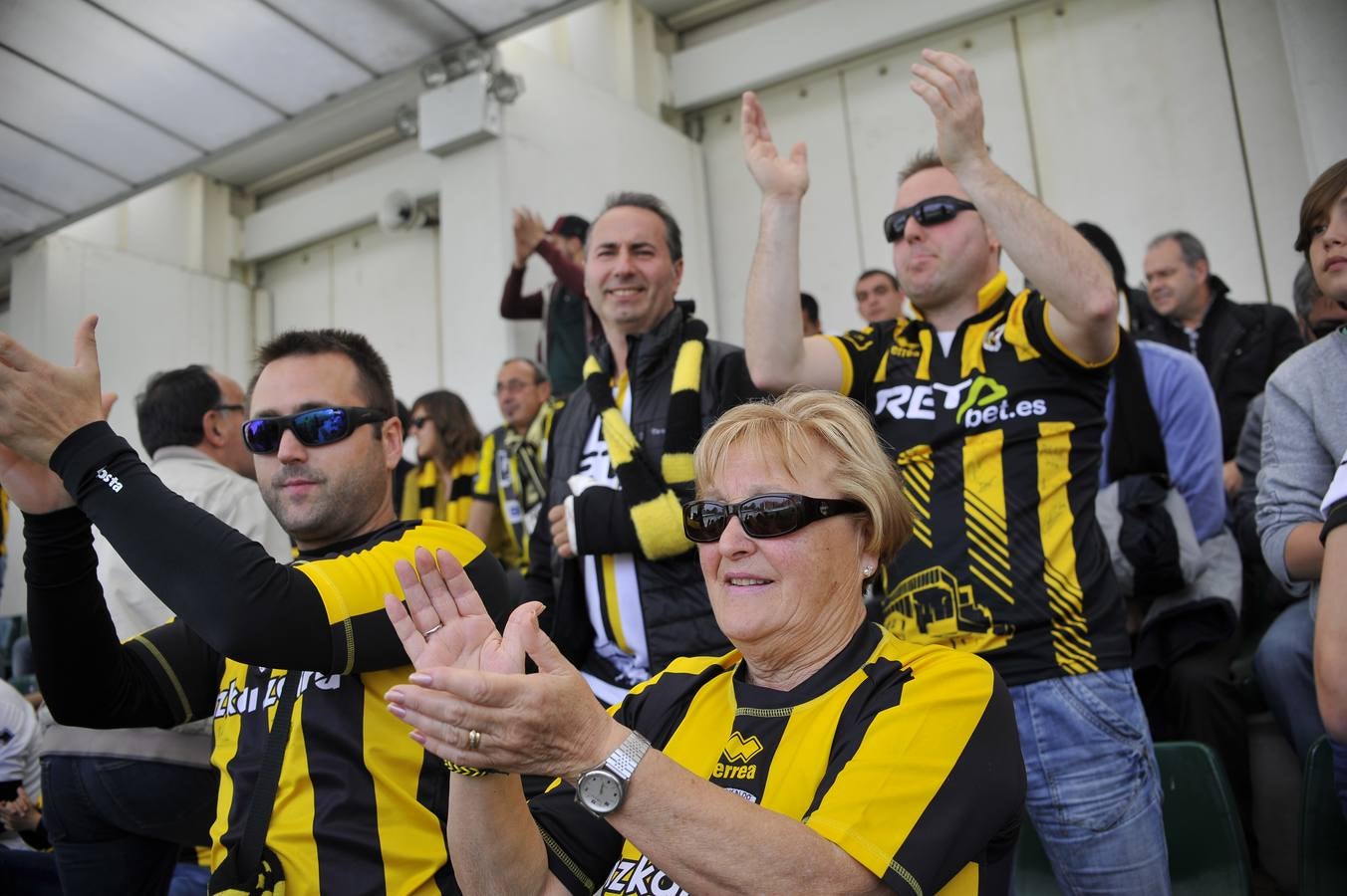 La afición se vuelca con el derbi