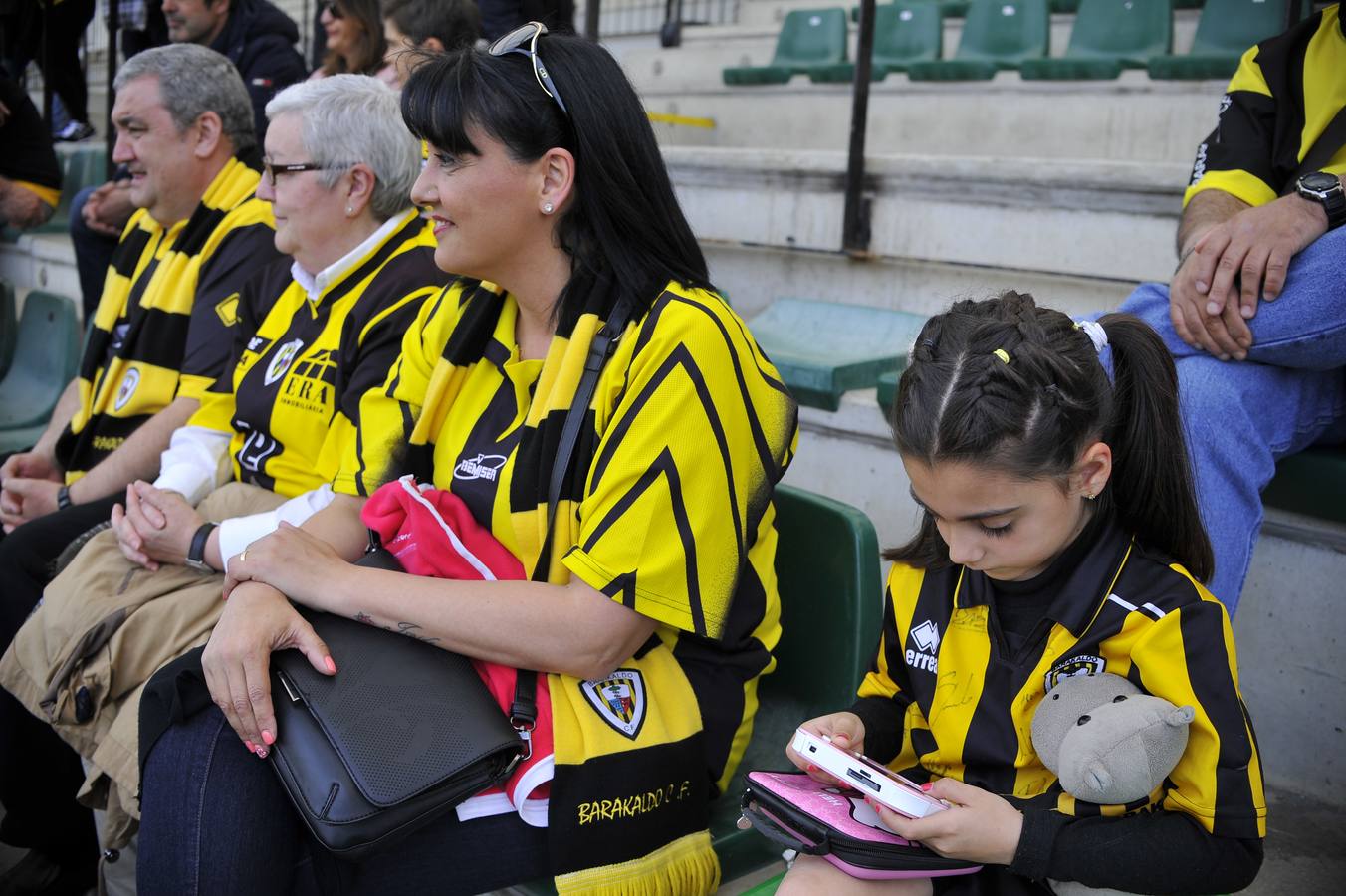 La afición se vuelca con el derbi