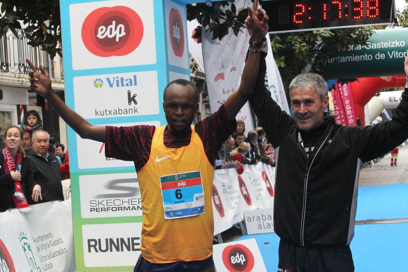 La línea de meta del Maratón Martín Fiz