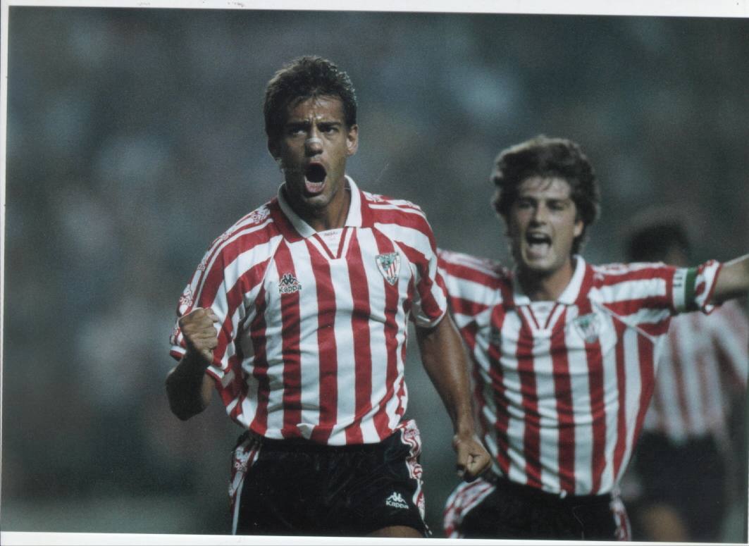 Guerrero celebra un gol con Urzaiz.