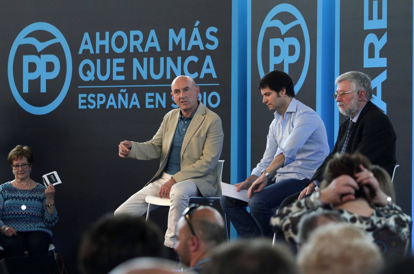 Rajoy asegura en Durango que Otegi y Arraiz «no tendrán nunca la razón legal ni moral»