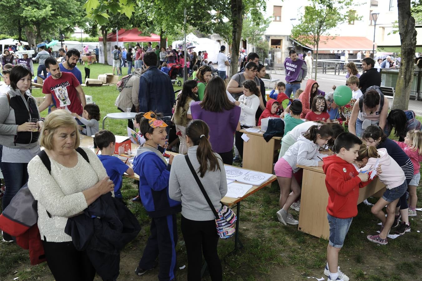 Durango se llena de euskaltzales para disfrutar del Ibilaldia