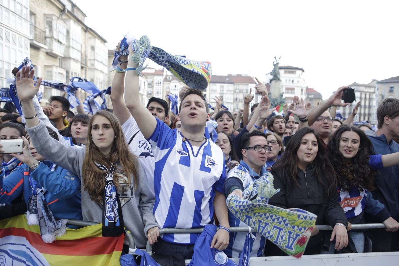 Vitoria celebra el ascenso del Alavés