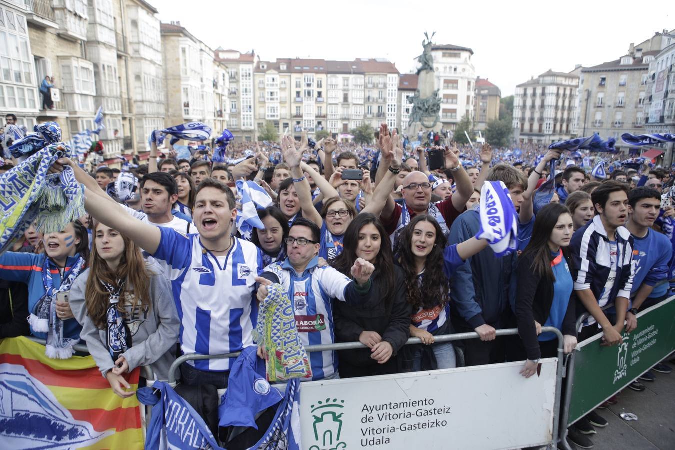 Vitoria celebra el ascenso del Alavés