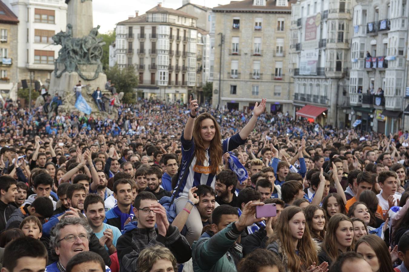 Vitoria celebra el ascenso del Alavés