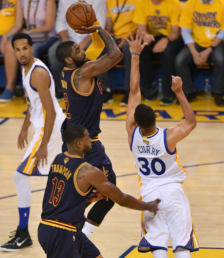 Warriors - Cavs (2-0)