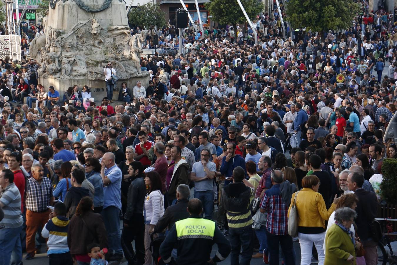 Miles de personas exigen en Vitoria el cierre definitivo de Garoña