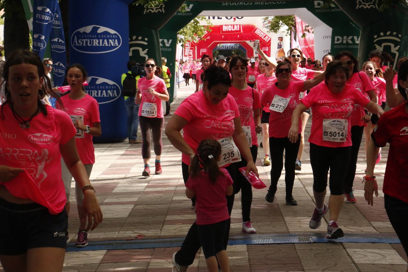 Llegada a meta de la Carrera de la Mujer