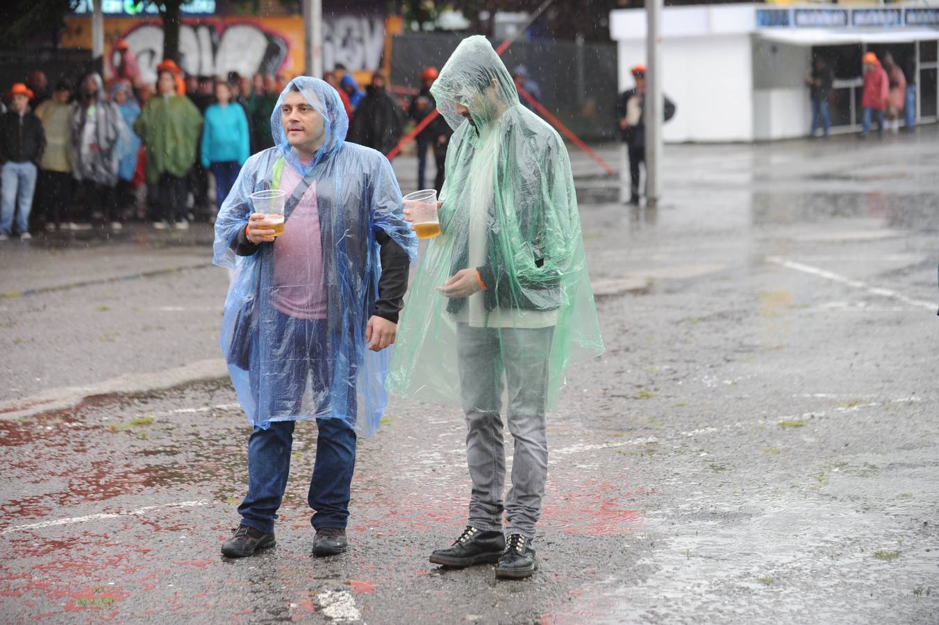 El Azkena desafía a la lluvia