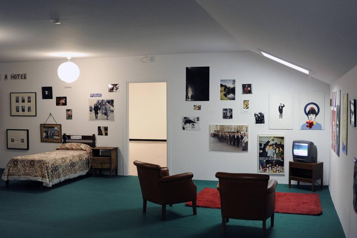 Azkuna Zentroa expone a Deller y los cambios en el Reino Unido