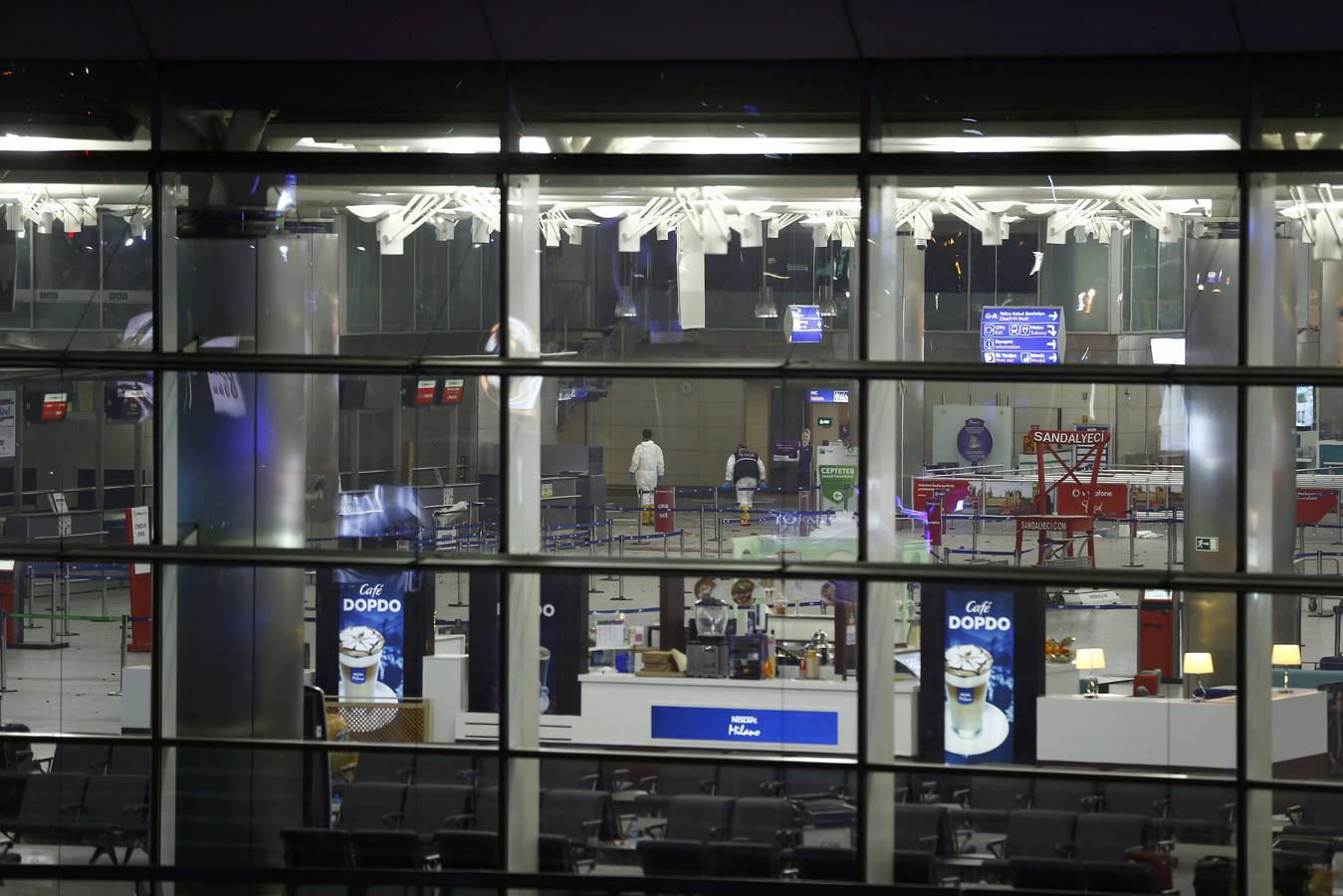 Un atentado en el aeropuerto de Estambul causa decenas de muertos