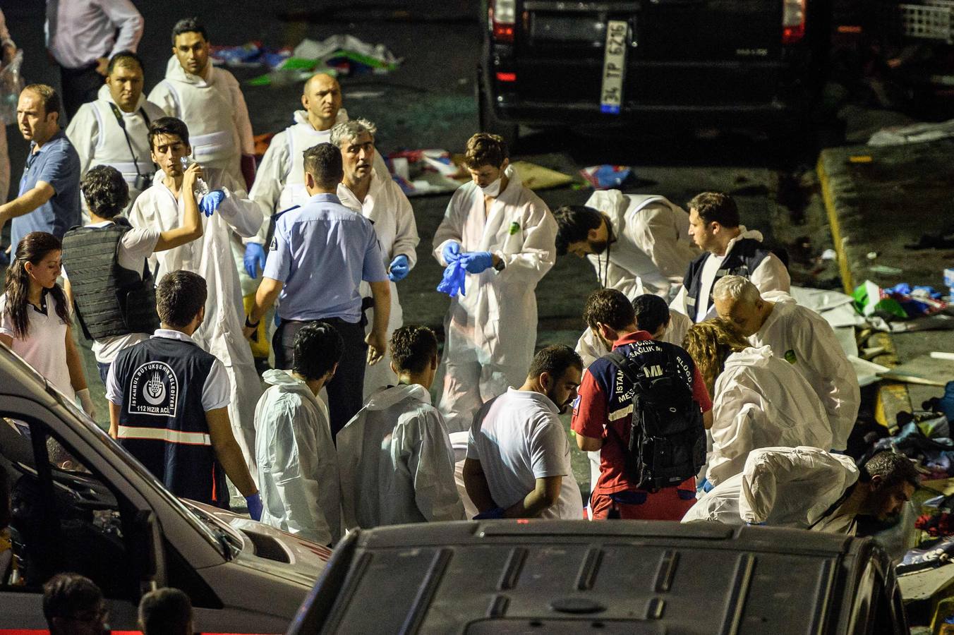 Un atentado en el aeropuerto de Estambul causa decenas de muertos