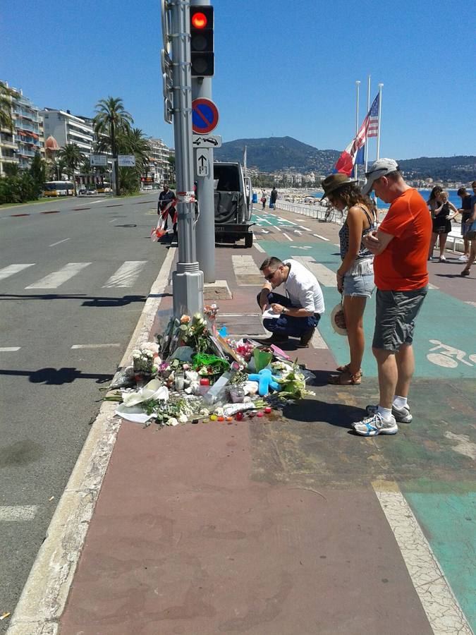 Reabre el paseo de los Ingleses tras el atentado