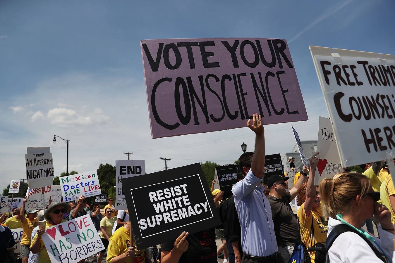 Cleveland clama contra Trump