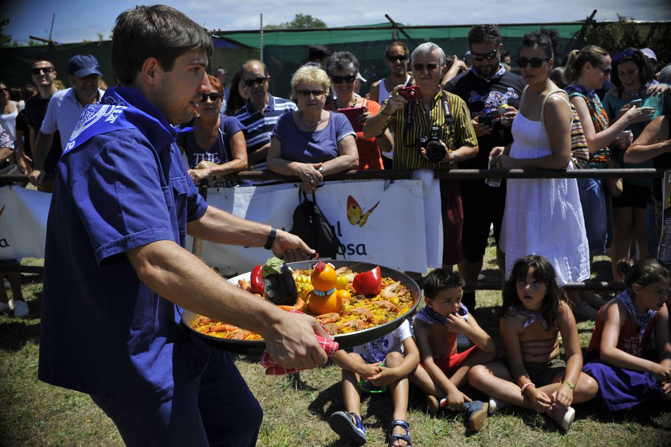 Getxo se relame con una sabrosa paella