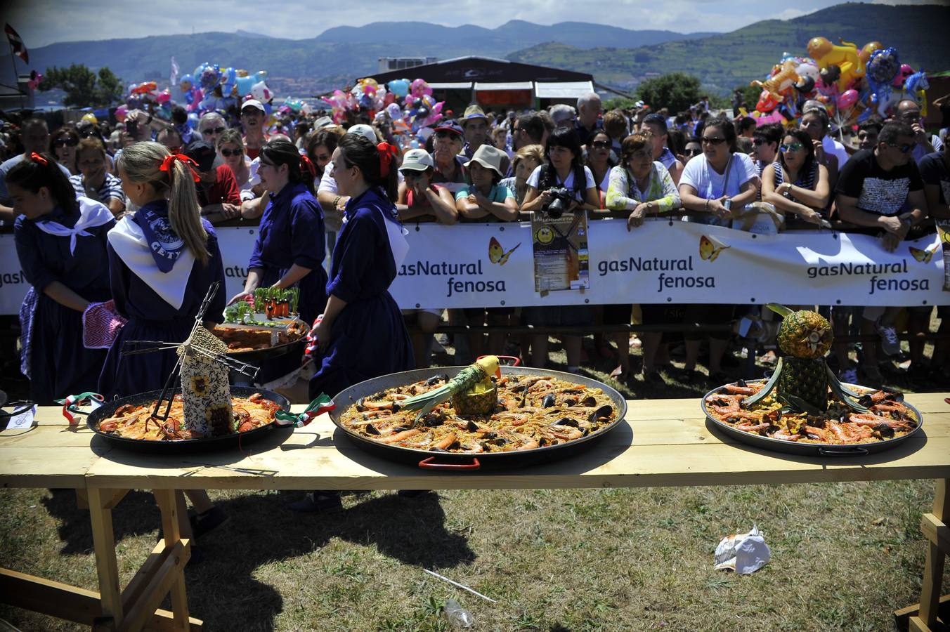 Getxo se relame con una sabrosa paella