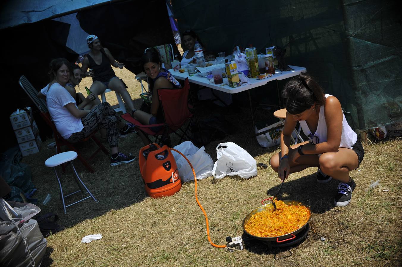 Getxo se relame con una sabrosa paella