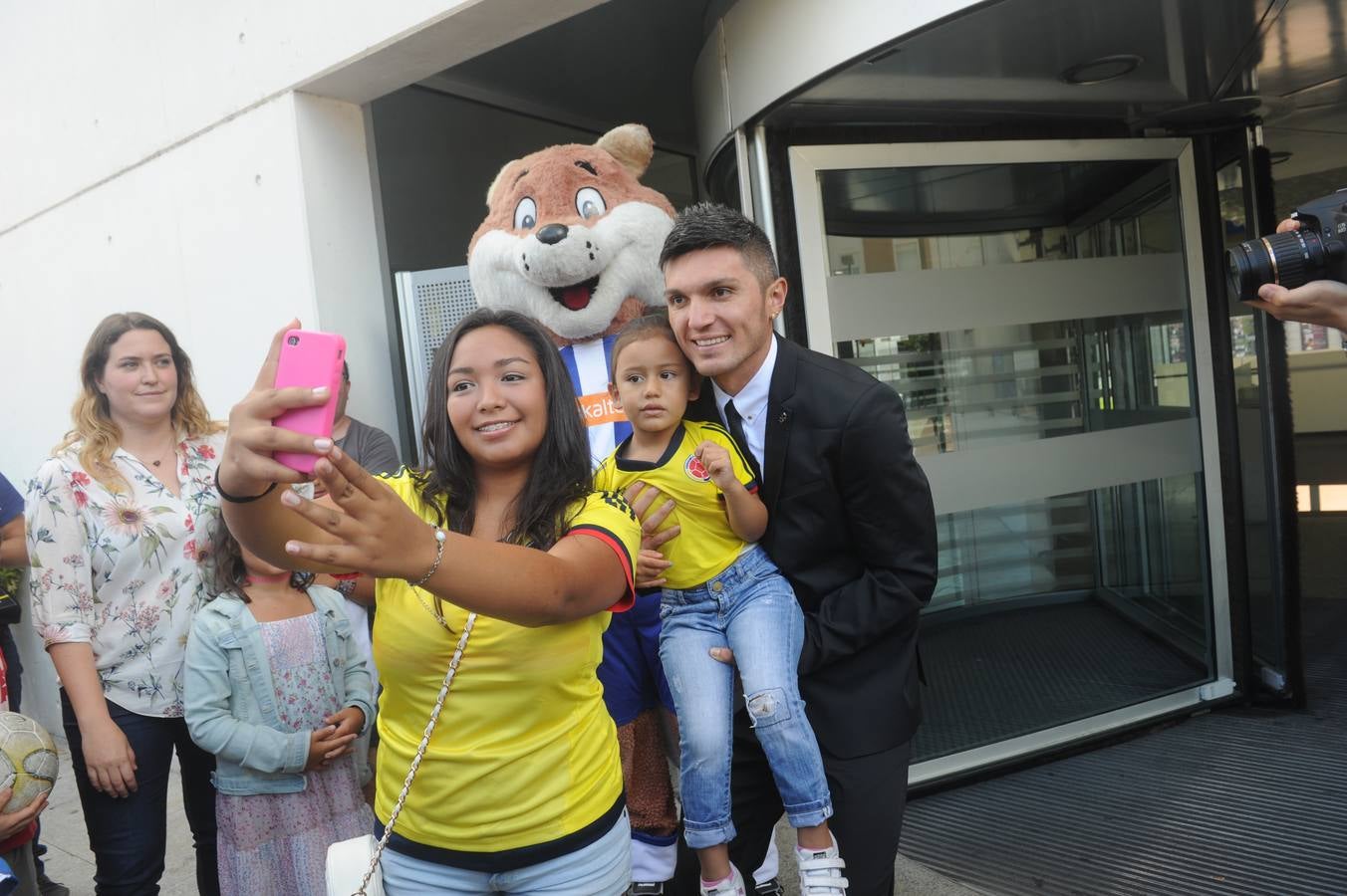 El Alavés presenta a Daniel Torres