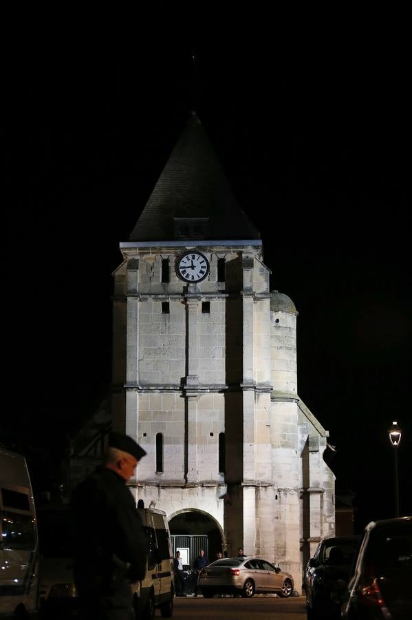 Saint-Etienne-du-Rouvray llora la muerte de su sacerdote