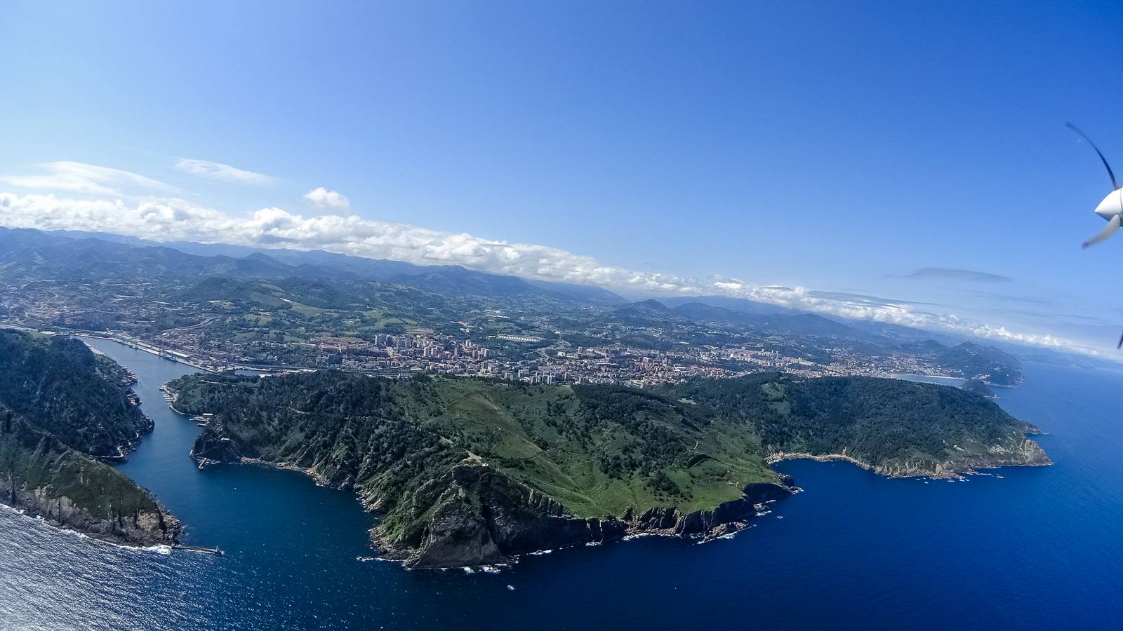 San Sebastián desde la cola de la avioneta.