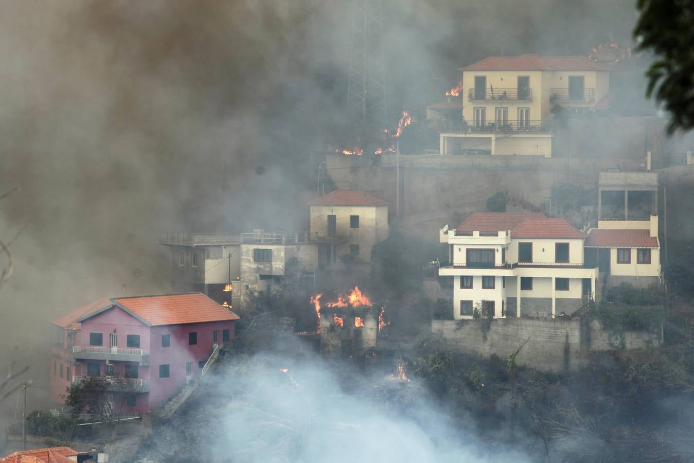 Las imágenes del incendio de Funchal