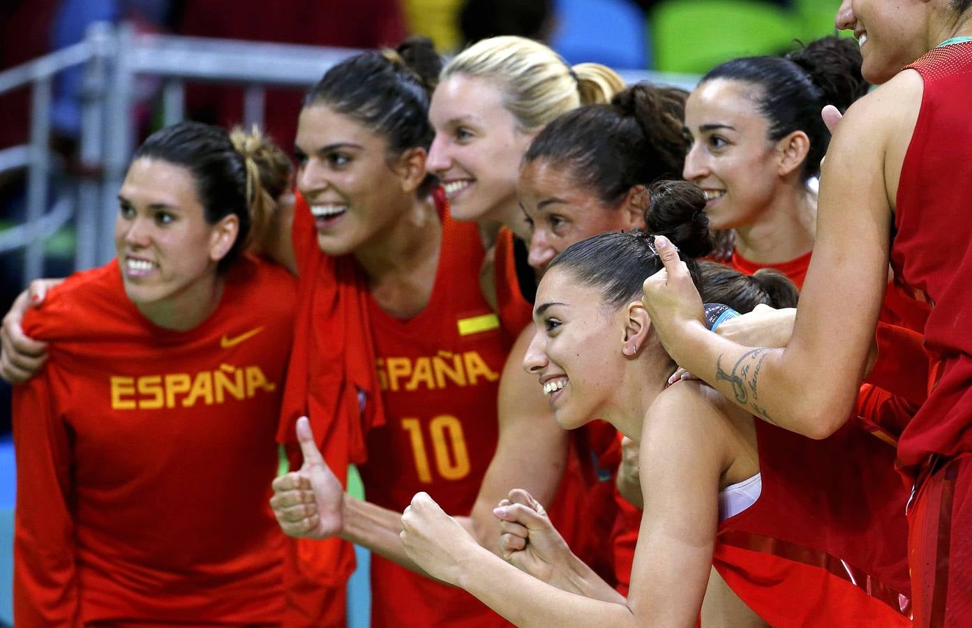 El equipo nacional de baloncesto femenino ha destrozado a la selección china.