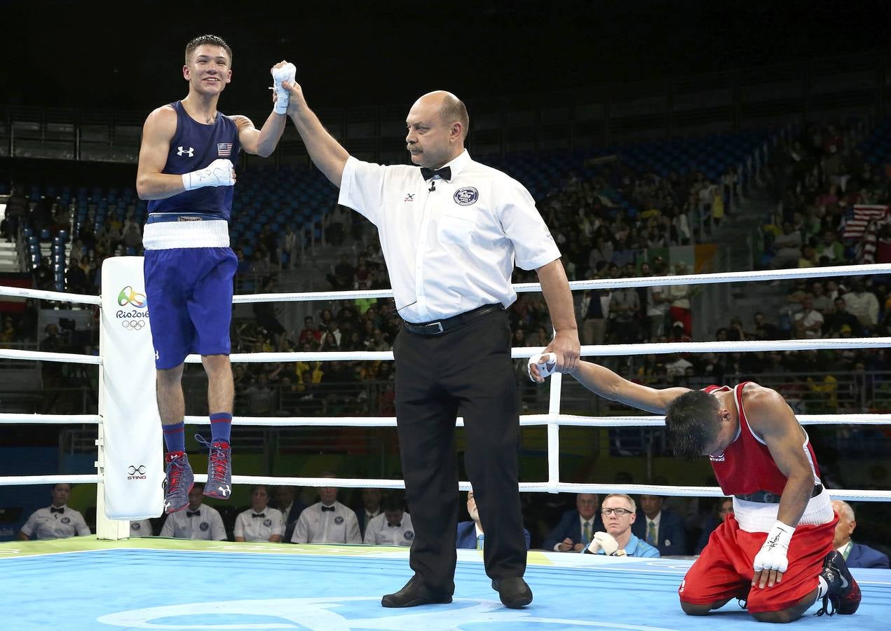 El estadounidense Nico Miguel Hernandez celebra su victoria ante Carlos Quipo, de Ecuador.