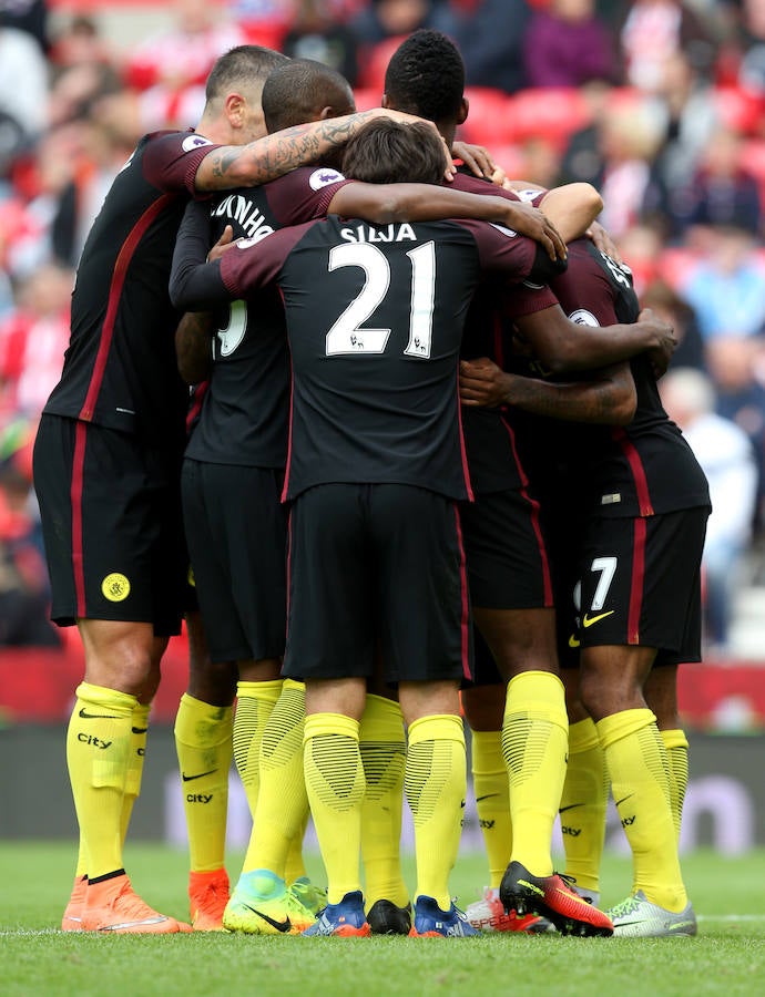 El Manchester City golea 4-1 al Stoke City