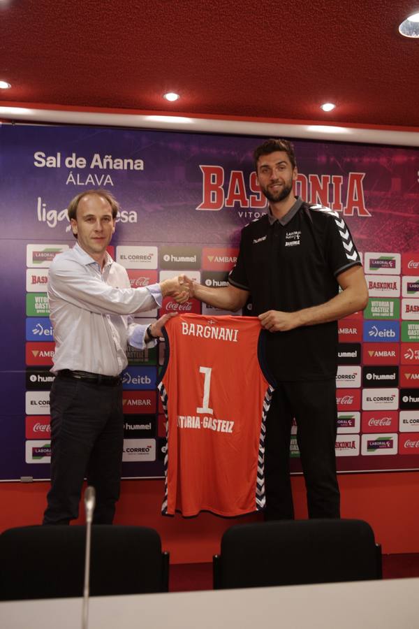 Bargnani, presentado como nuevo jugador baskonista