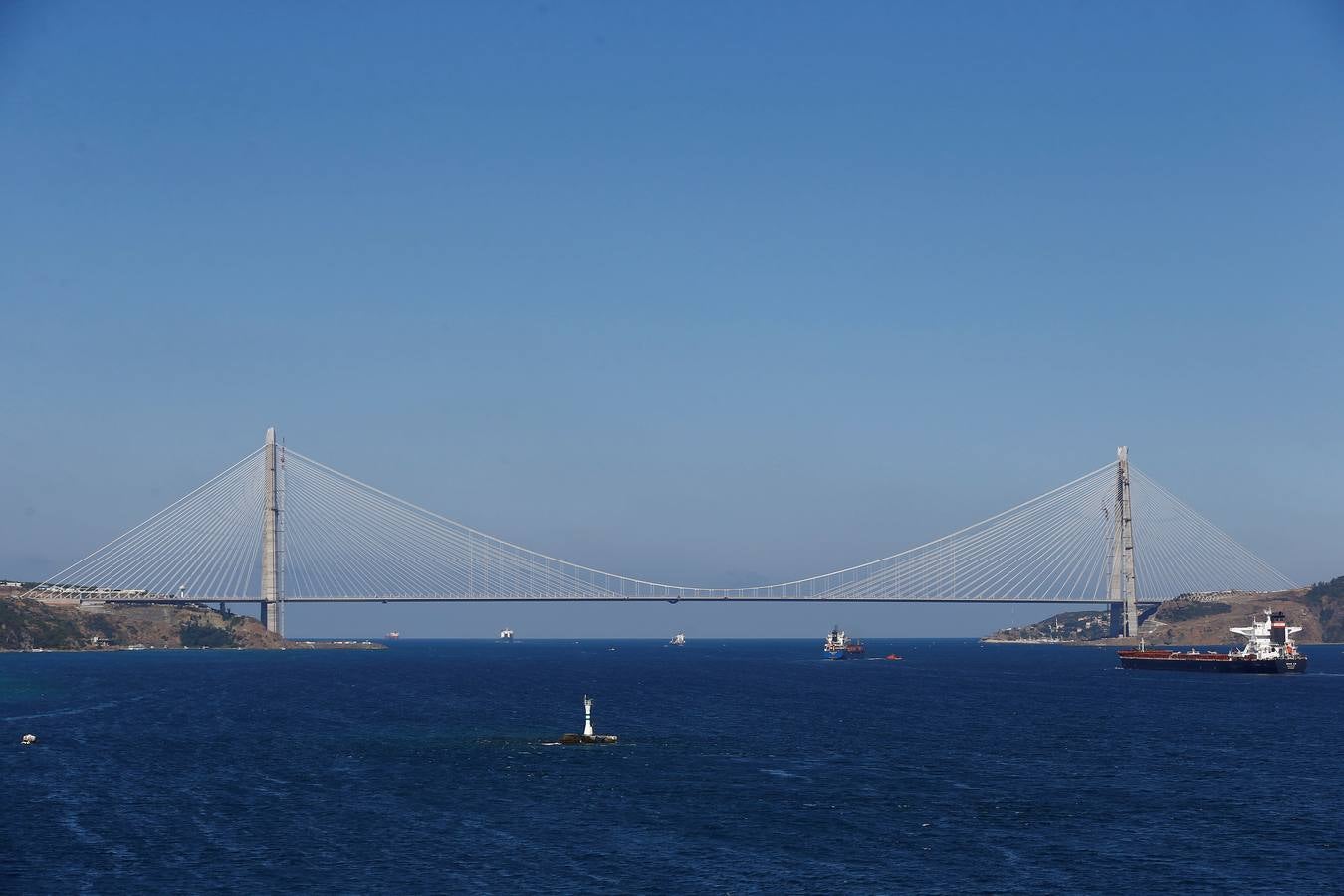 Nueva conexión entre Asia y Europa por un puente en Estambul