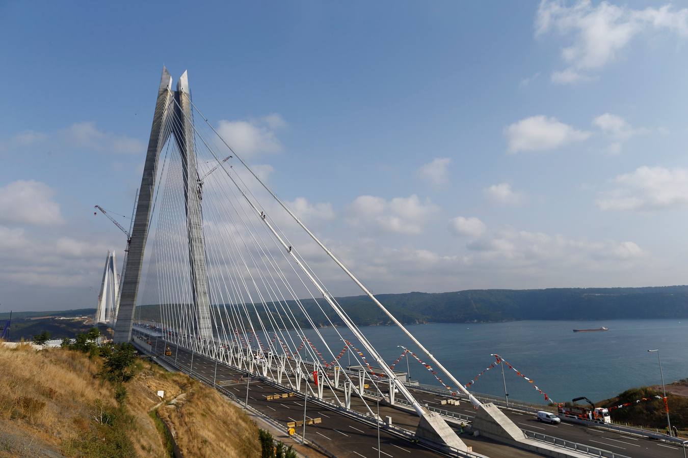 Nueva conexión entre Asia y Europa por un puente en Estambul
