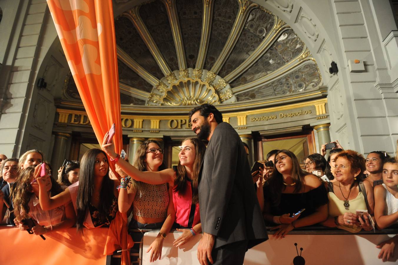 &#039;Olmos y Robles&#039; toman el Teatro Principal de Vitoria