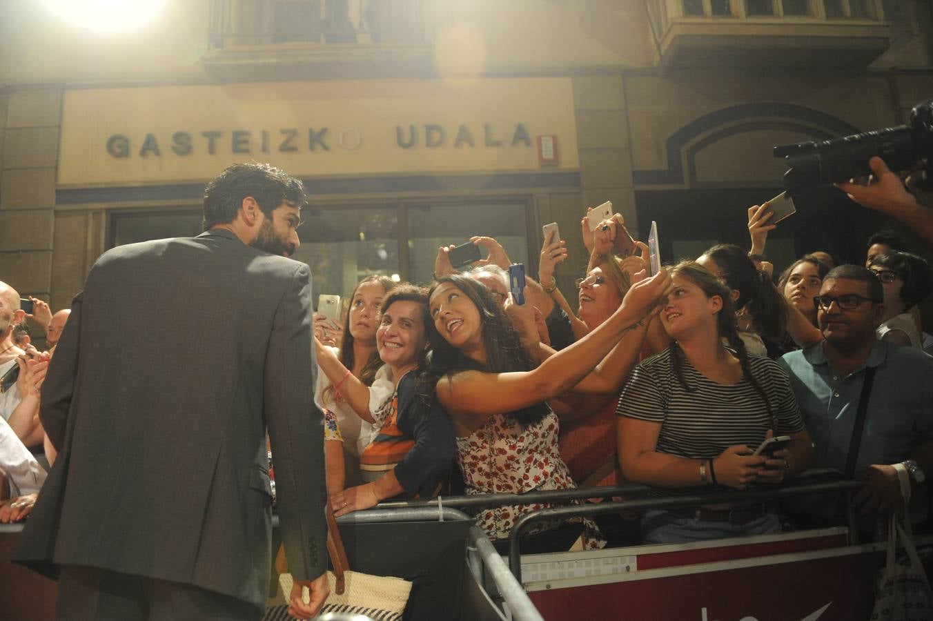 &#039;Olmos y Robles&#039; toman el Teatro Principal de Vitoria