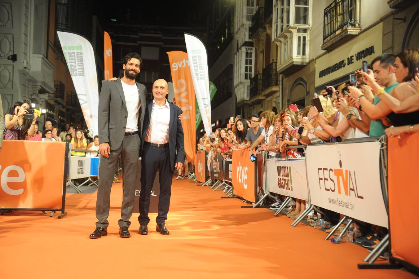 &#039;Olmos y Robles&#039; toman el Teatro Principal de Vitoria