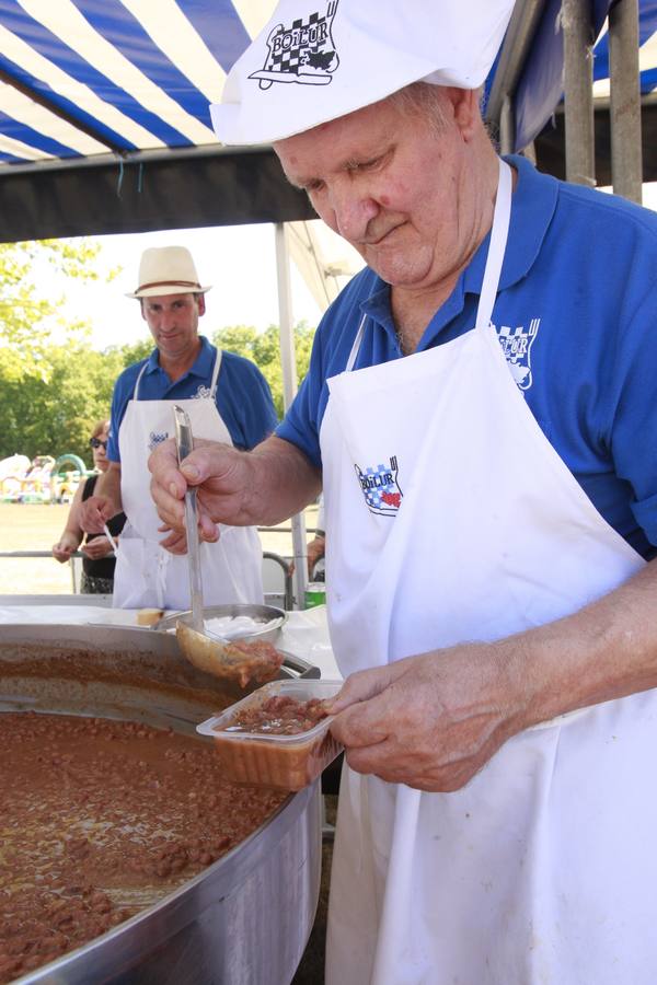 Calor, diversión y buenos alimentos en el día de Olárizu