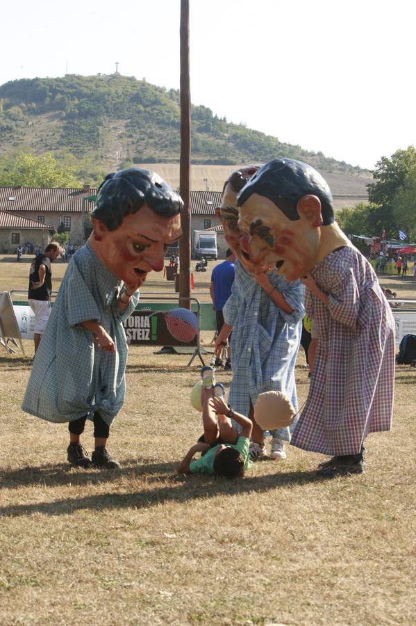Calor, diversión y buenos alimentos en el día de Olárizu