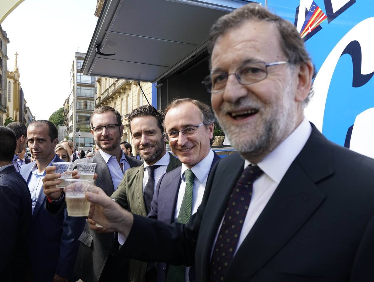 Rajoy levanta pasiones en San Sebastián