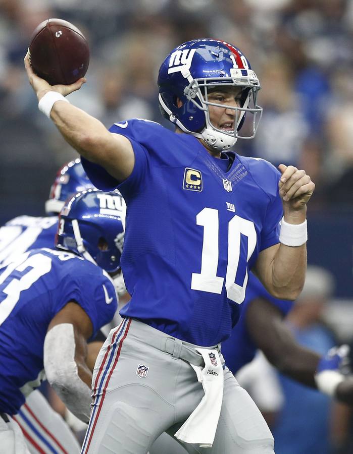 Eli Manning (fútbol americano), 40 millones de euros al año.