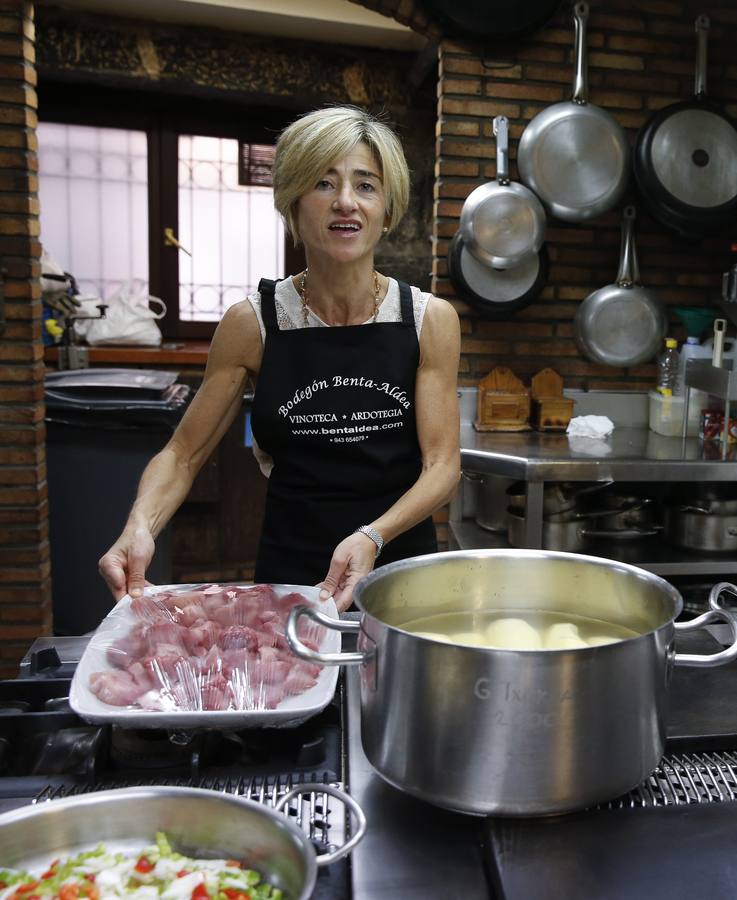 Pili Zabala ha comido en la sociedad gastronómica de Tolosa.