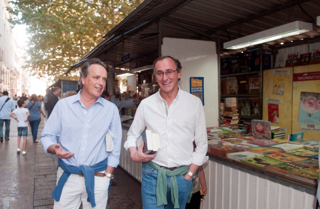 Alfonso Alonso (PP) visita la Feria del Libro de Vitoria.