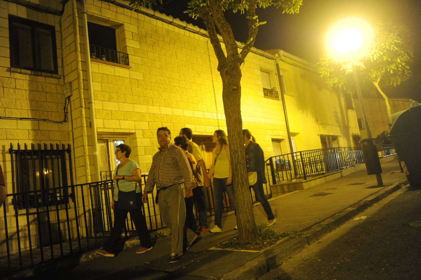 Abetxuko muestra su hartazgo y se manifiesta de nuevo ante las casas ocupadas