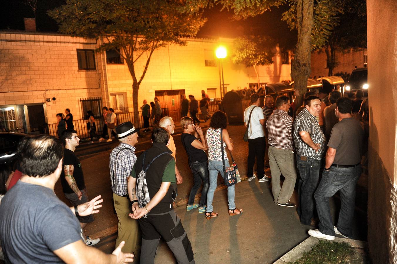 Abetxuko muestra su hartazgo y se manifiesta de nuevo ante las casas ocupadas