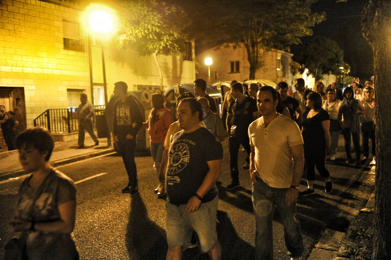 Abetxuko muestra su hartazgo y se manifiesta de nuevo ante las casas ocupadas