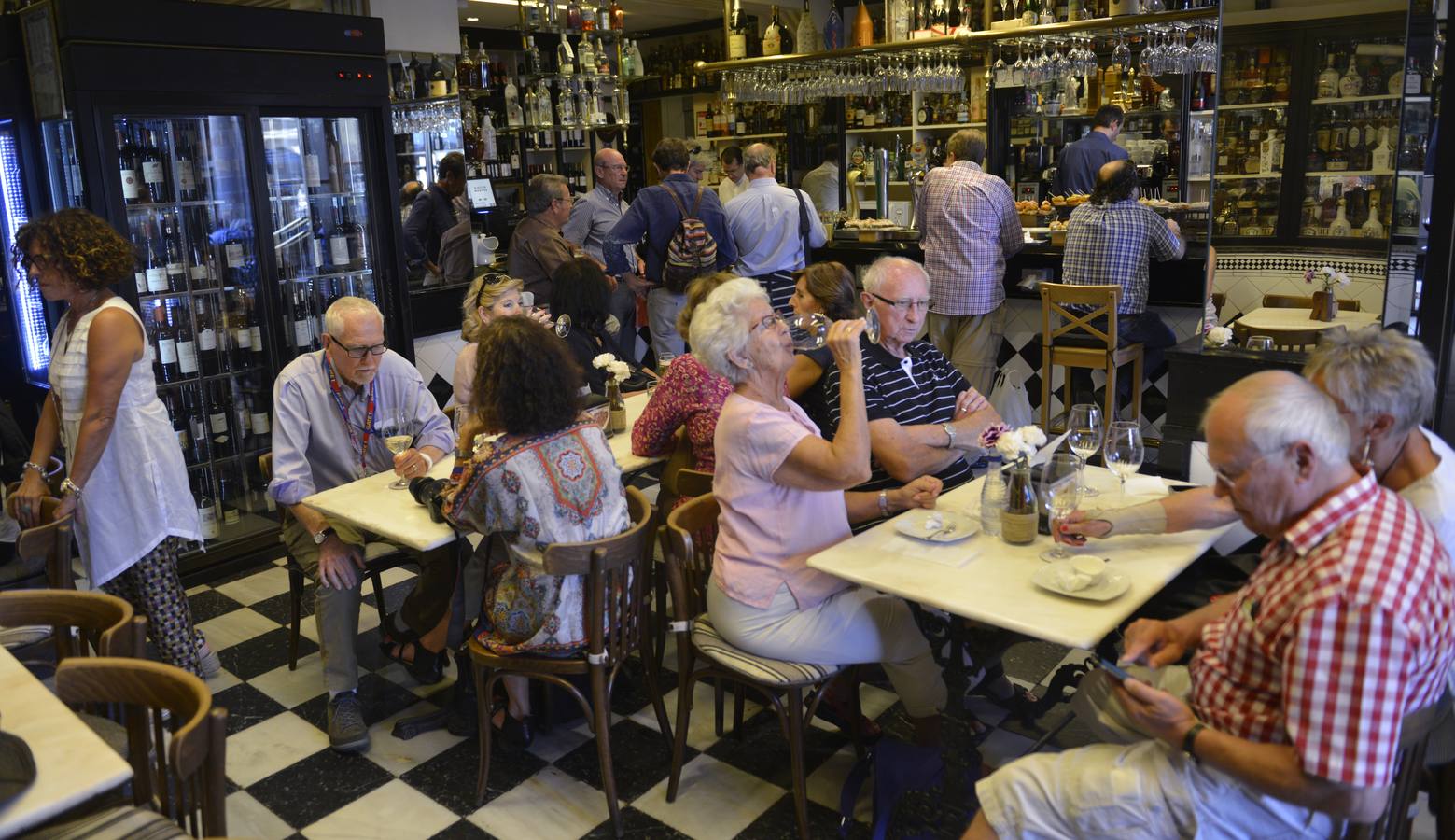 El Víctor Montes ha sido un clásico de la Plaza Nueva, visitado cada año por miles de turistas.