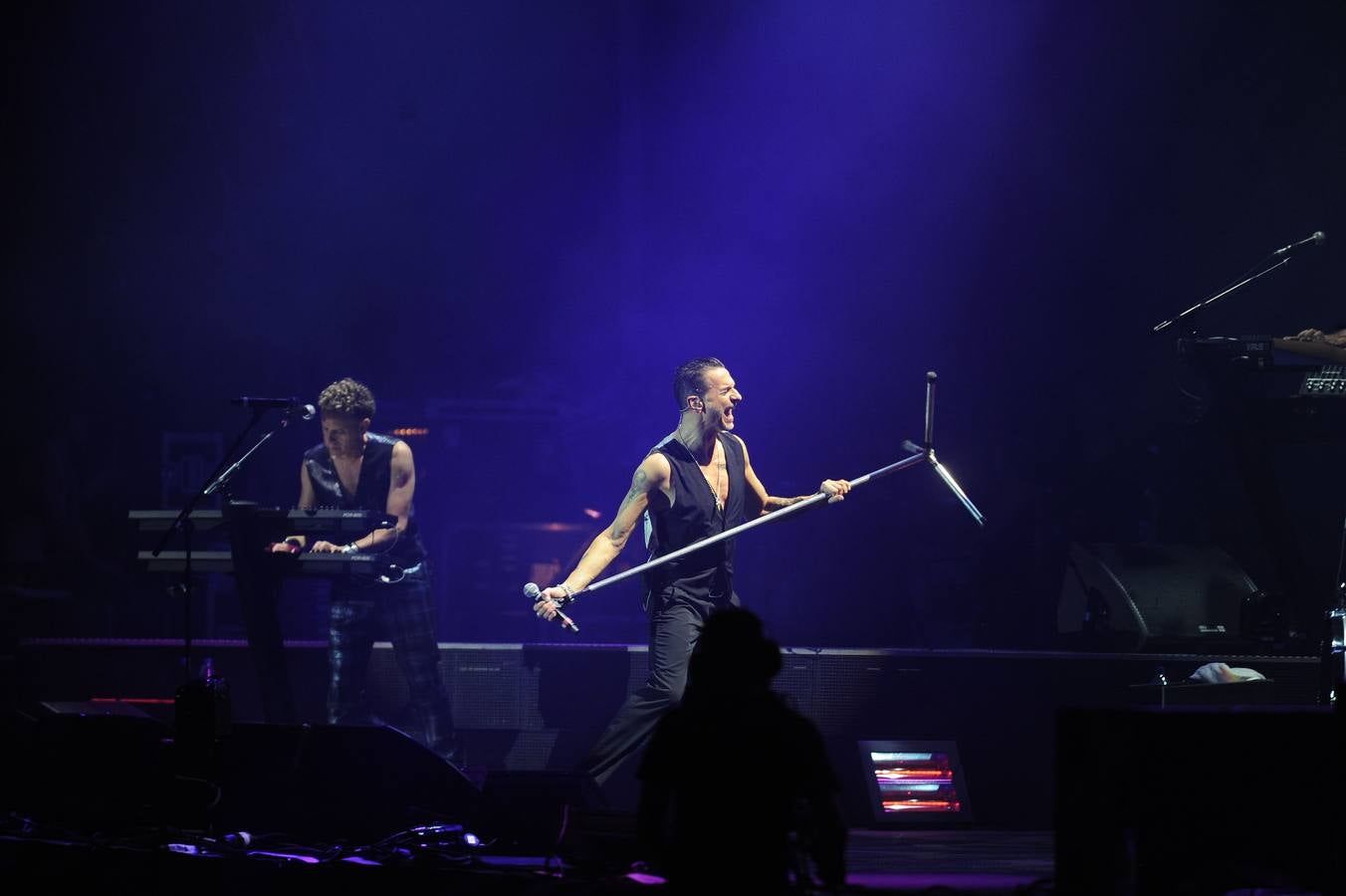 Dave Gahan, durante el concierto de Depeche Mode en Bilbao BBK Live 2013. 