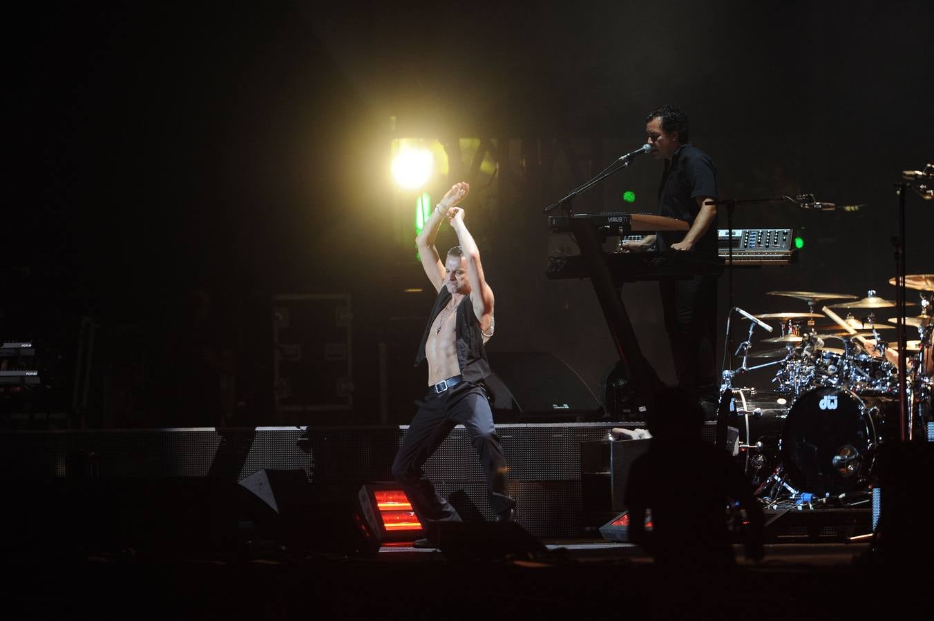 Dave Gahan, durante el concierto de Depeche Mode en Bilbao BBK Live 2013. 